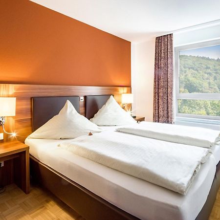Hotel & Residenz Am Kurpark Schlangenbad Bagian luar foto