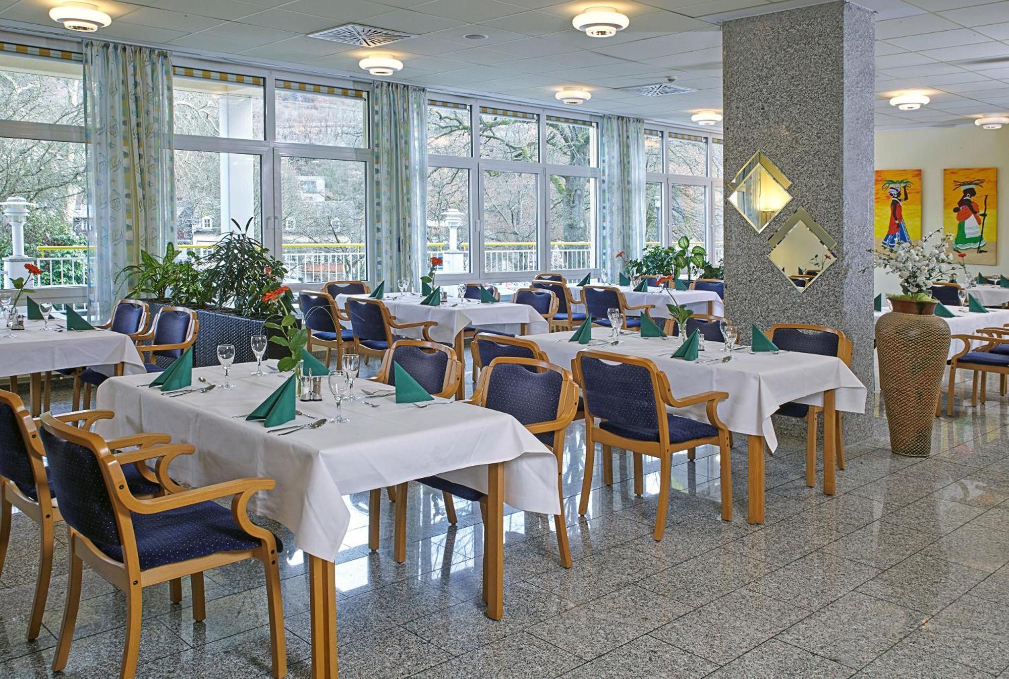 Hotel & Residenz Am Kurpark Schlangenbad Bagian luar foto