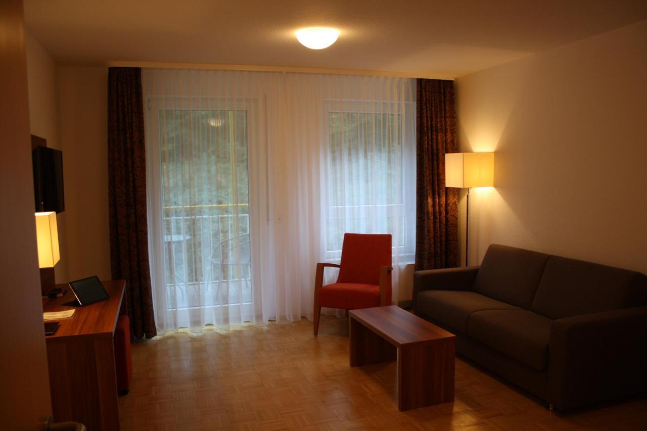 Hotel & Residenz Am Kurpark Schlangenbad Bagian luar foto